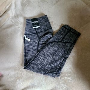 NWT VS Victoria Sport Knockout Capri